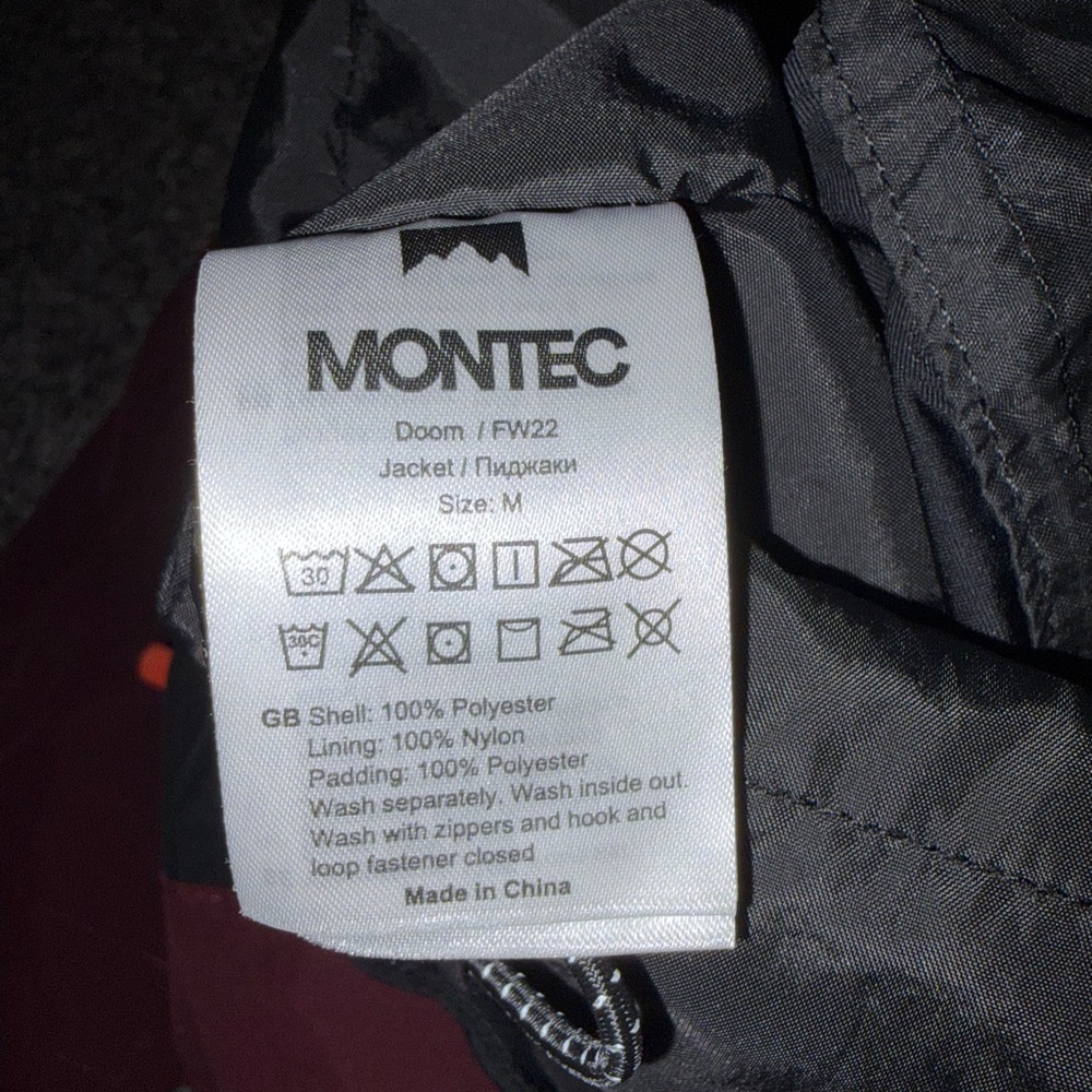Montec Doom Woman’s Burgundy and Black Ski Jacket Size Medium - Picture 8 of 8